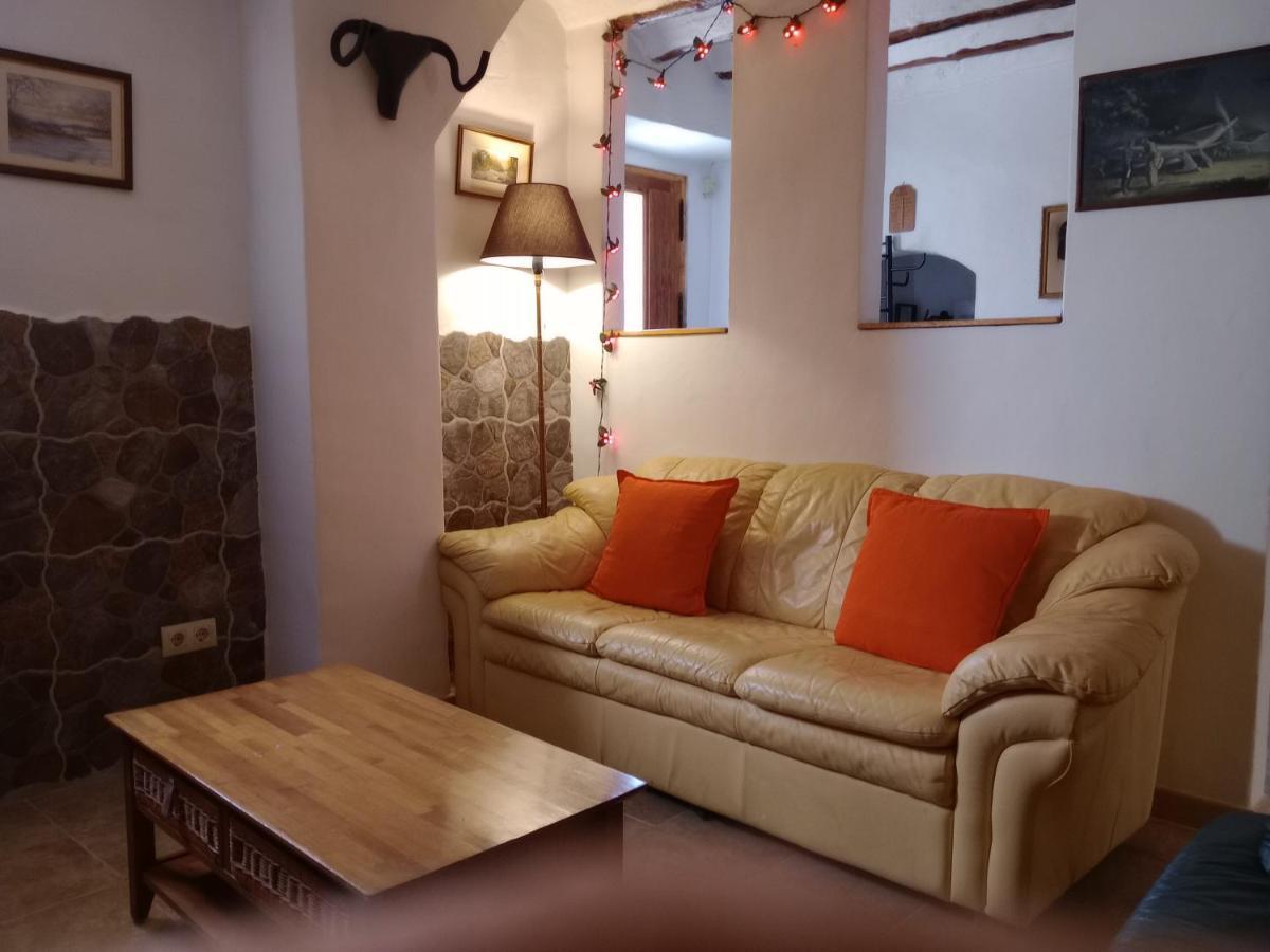 Casa En La Plaza, Hinojares - Ideal For Exploring The Area Ngoại thất bức ảnh